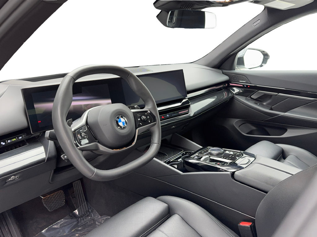 Used 2024 BMW 530i w/ Premium Package RWD image 18