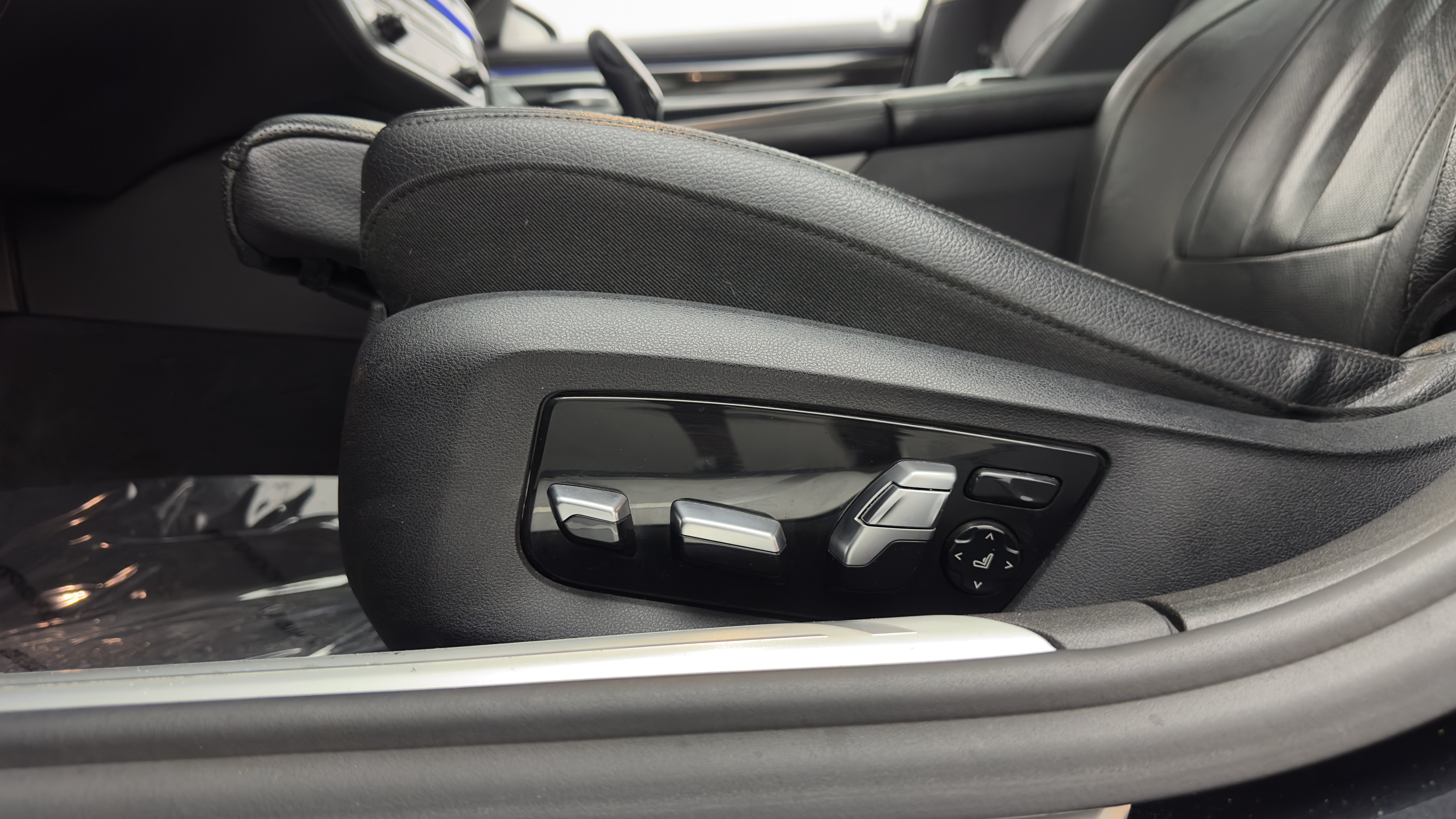 Used 2018 BMW 740i RWD image 18