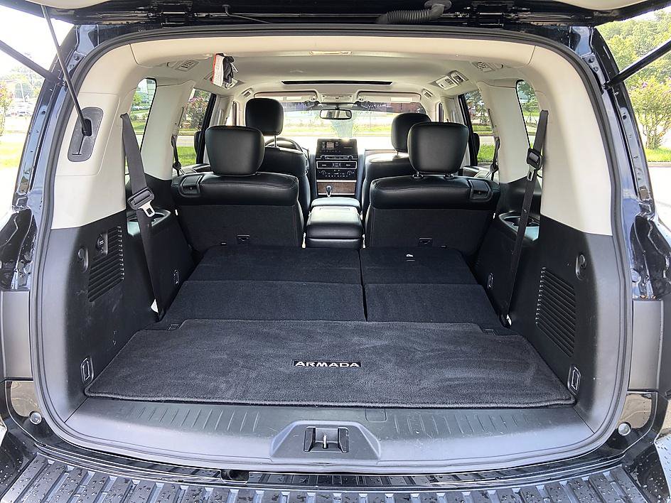 Used 2023 Nissan Armada SL w/ Captain's Chairs Package RWD image 4