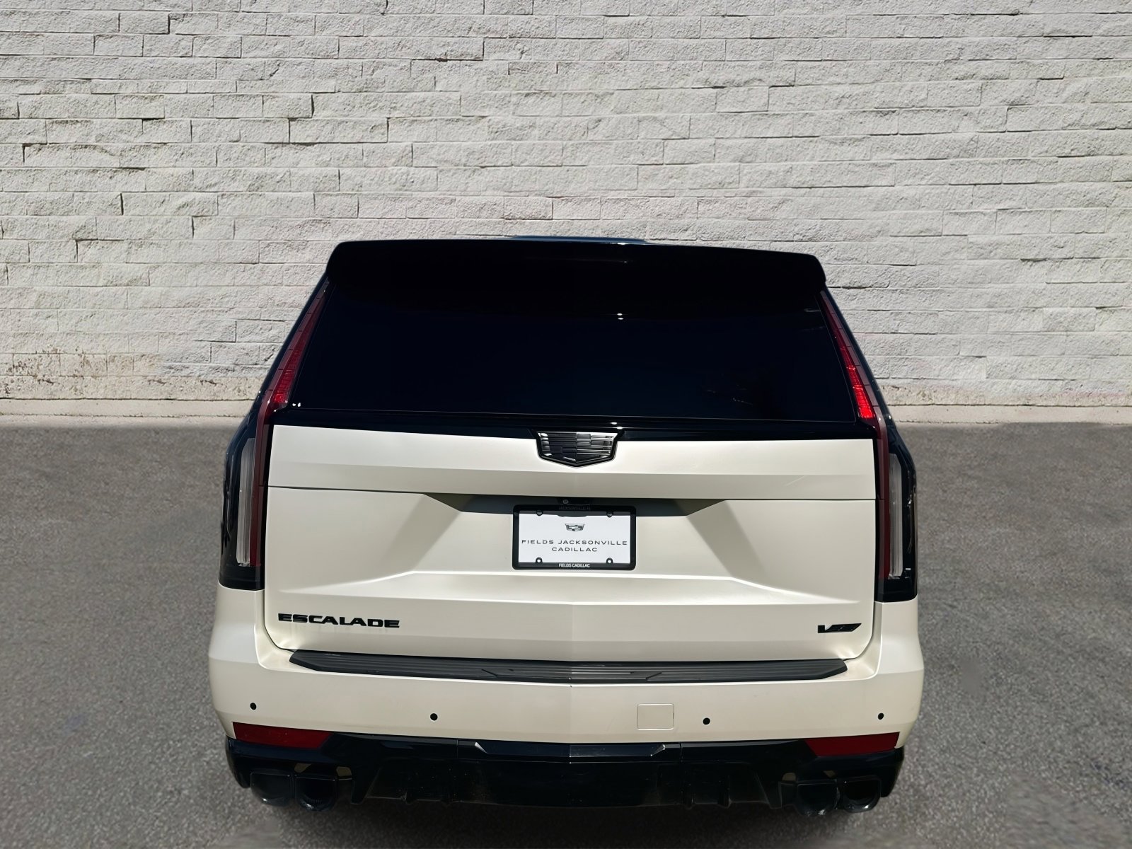 Used 2023 Cadillac Escalade ESV V w/ Heavy-Duty Trailer Package image 4