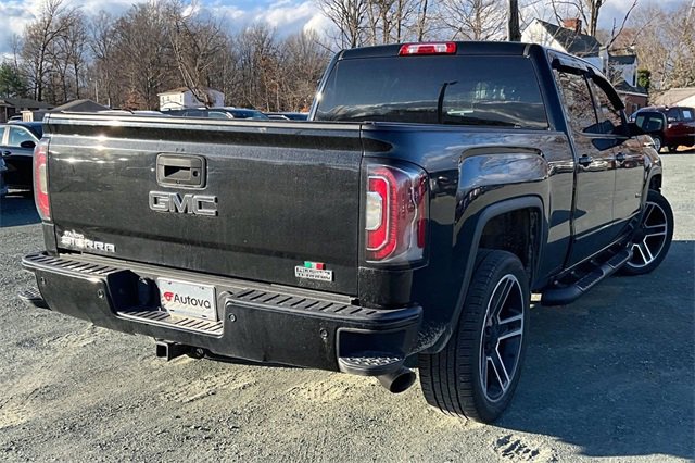 Used 2018 GMC Sierra 1500 SLT w/ Black Pack image 8