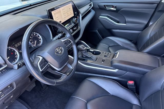 Used 2023 Toyota Highlander XLE FWD image 10