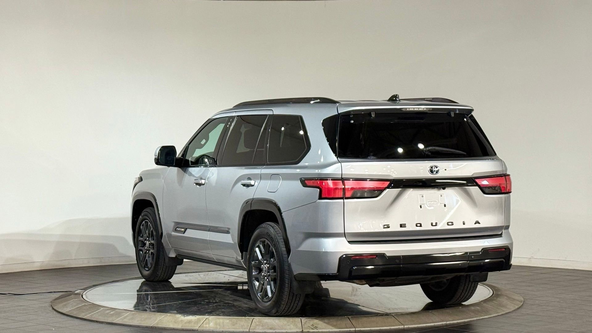 Used 2023 Toyota Sequoia Platinum image 6