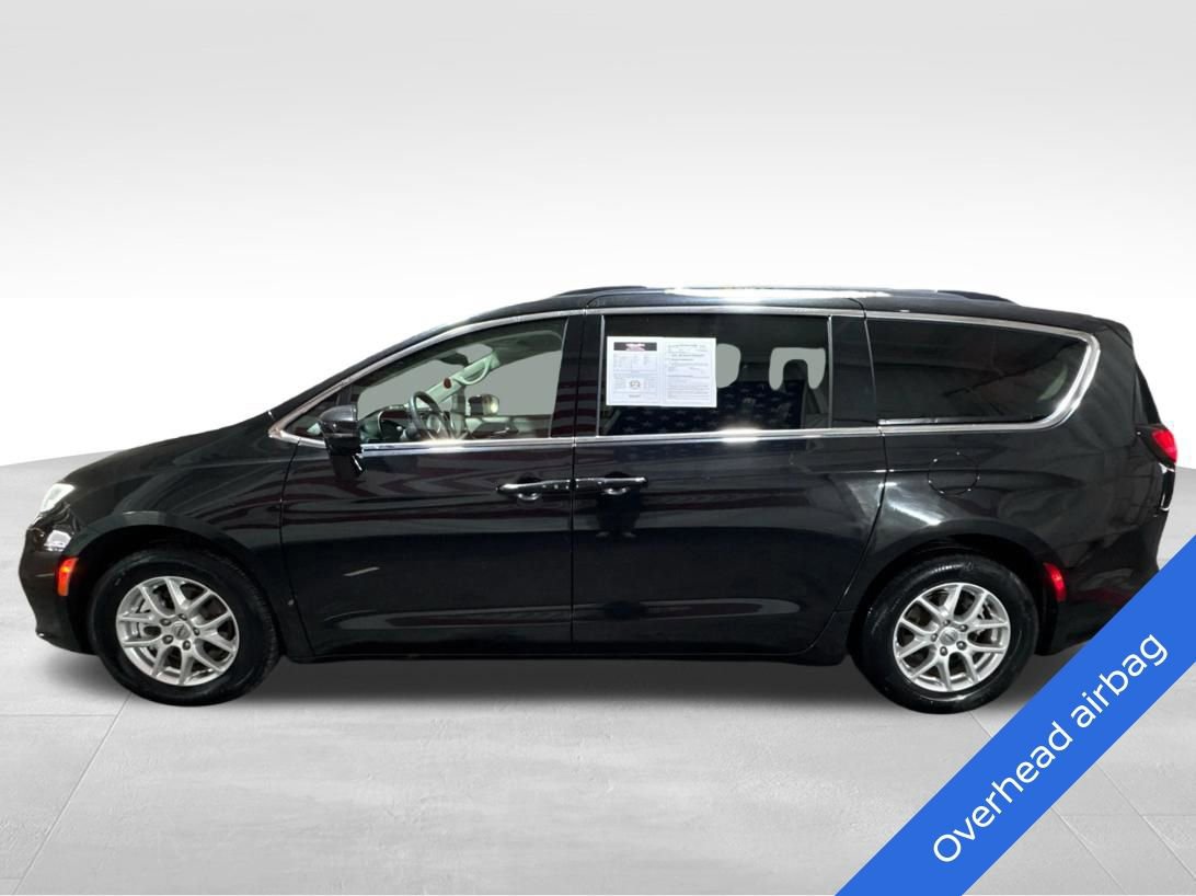 Used 2022 Chrysler Pacifica Touring-L image 8
