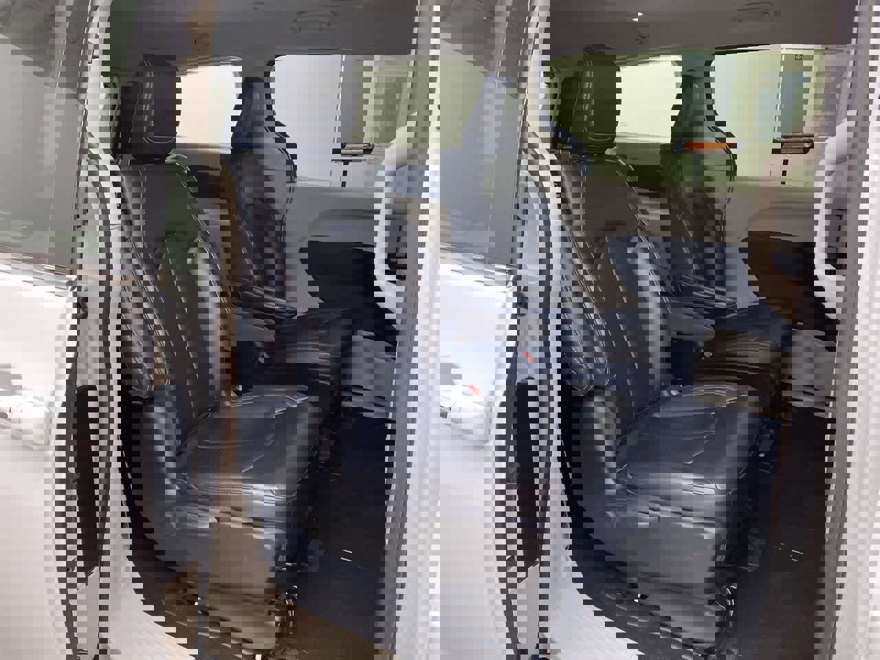 Used 2023 Chrysler Pacifica Touring-L image 18