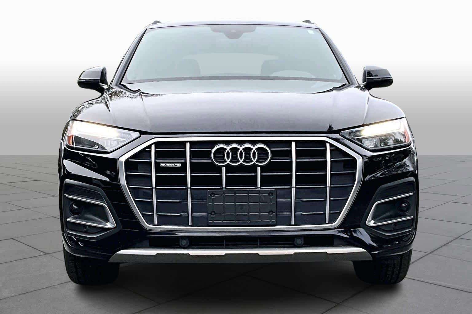 Used 2021 Audi Q5 Premium w/ Convenience Package image 4