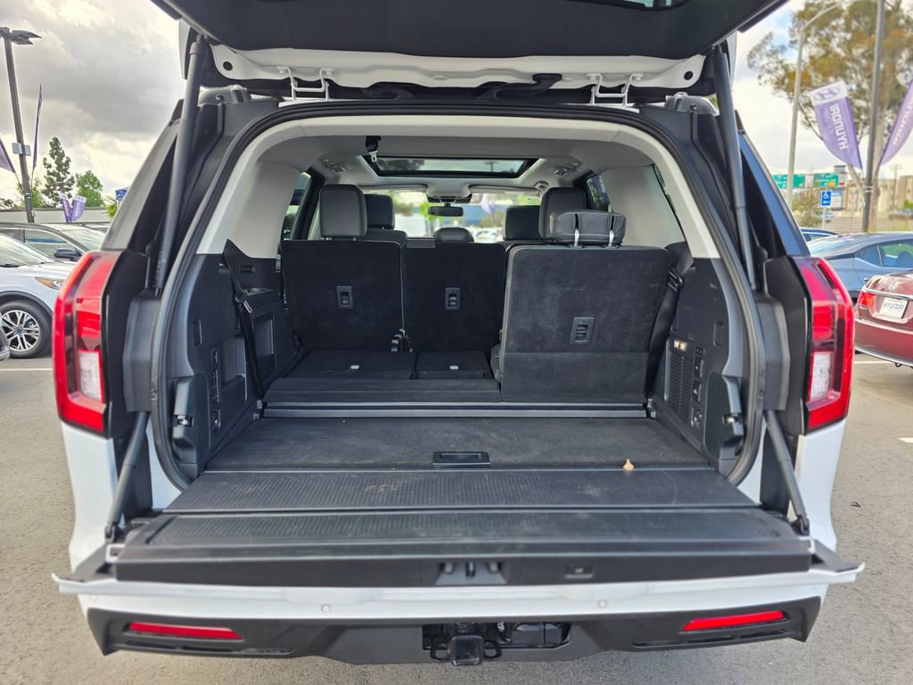 Used 2025 Ford Expedition Active AWD/4WD image 11
