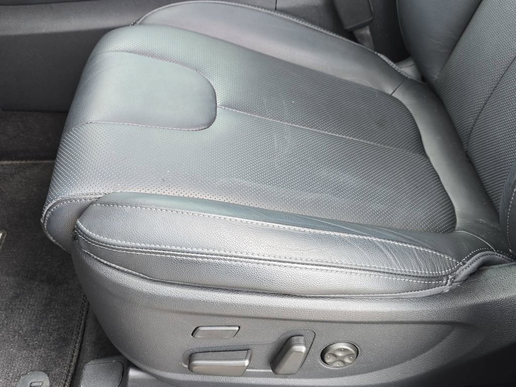 Used 2020 Hyundai Santa Fe Limited image 28