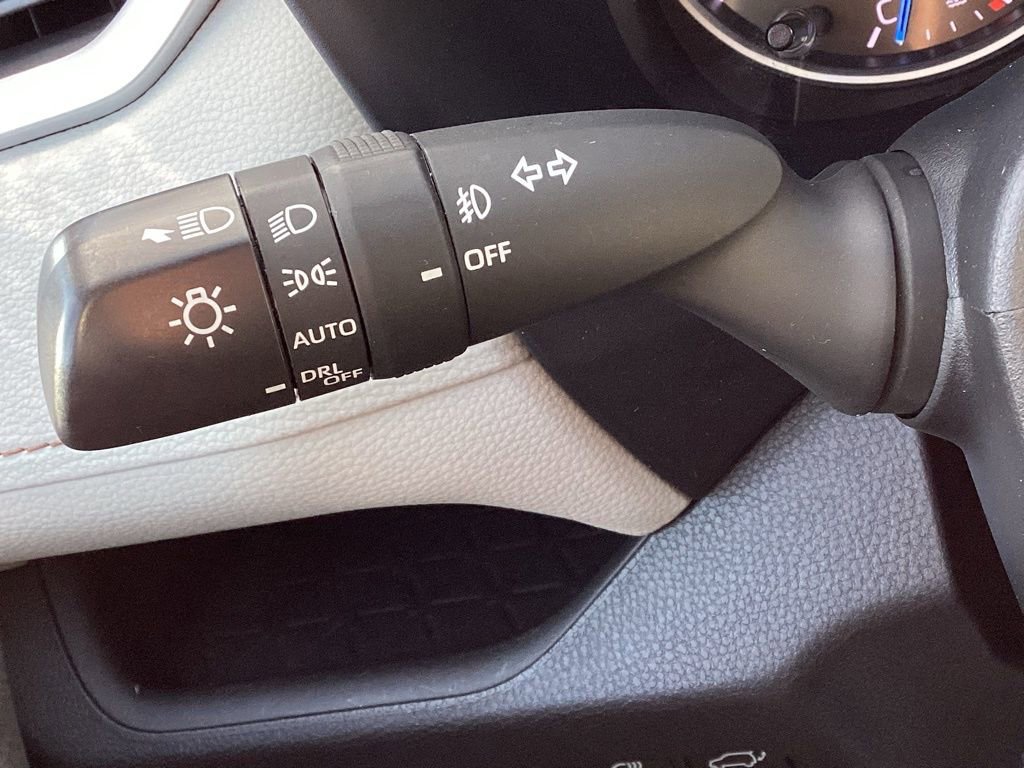Used 2022 Toyota RAV4 XLE Premium AWD/4WD image 26