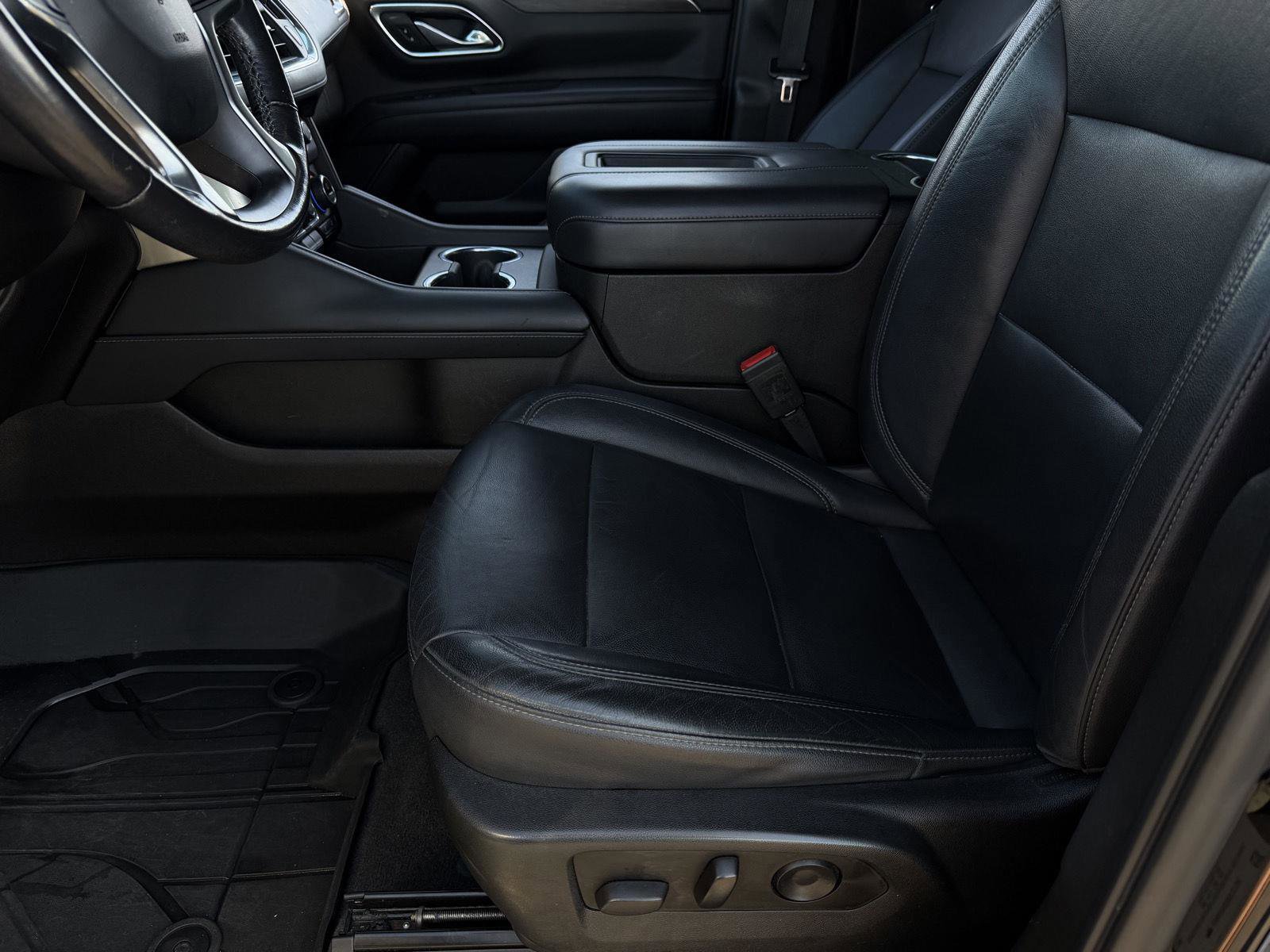 Used 2021 Chevrolet Tahoe Z71 w/ Luxury Package image 11