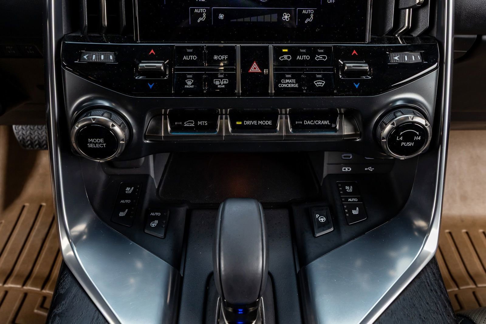 Used 2025 Lexus LX 700h Overtrail image 25