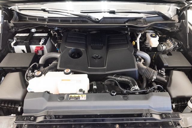 Used 2025 Toyota Tundra SR5 w/ SR5 Convenience Package AWD/4WD image 3