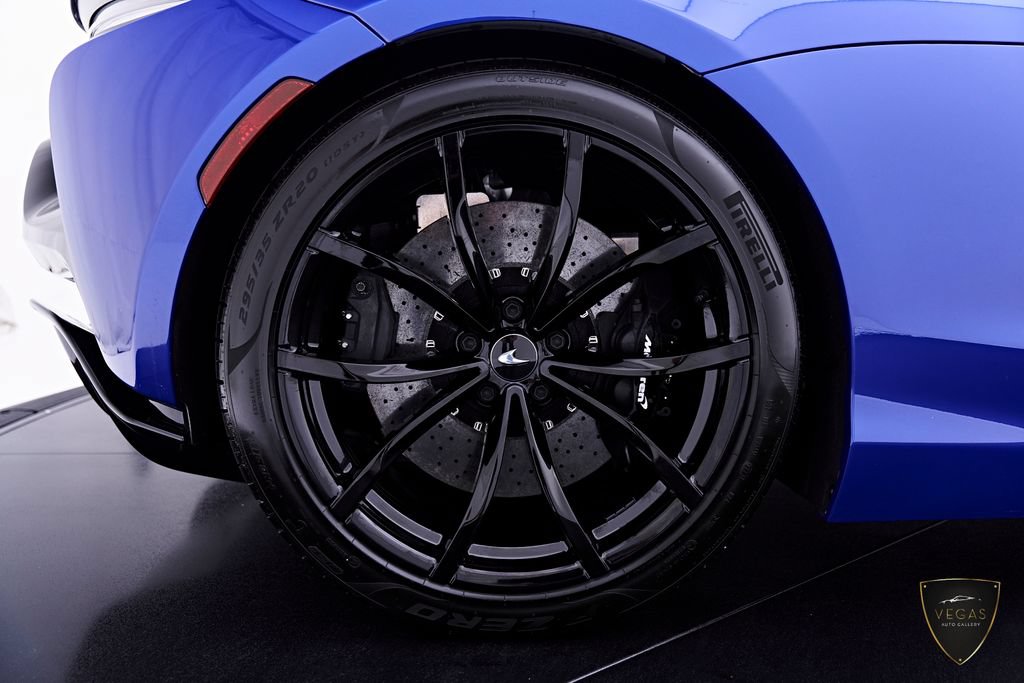 Used 2025 McLaren Artura RWD image 42