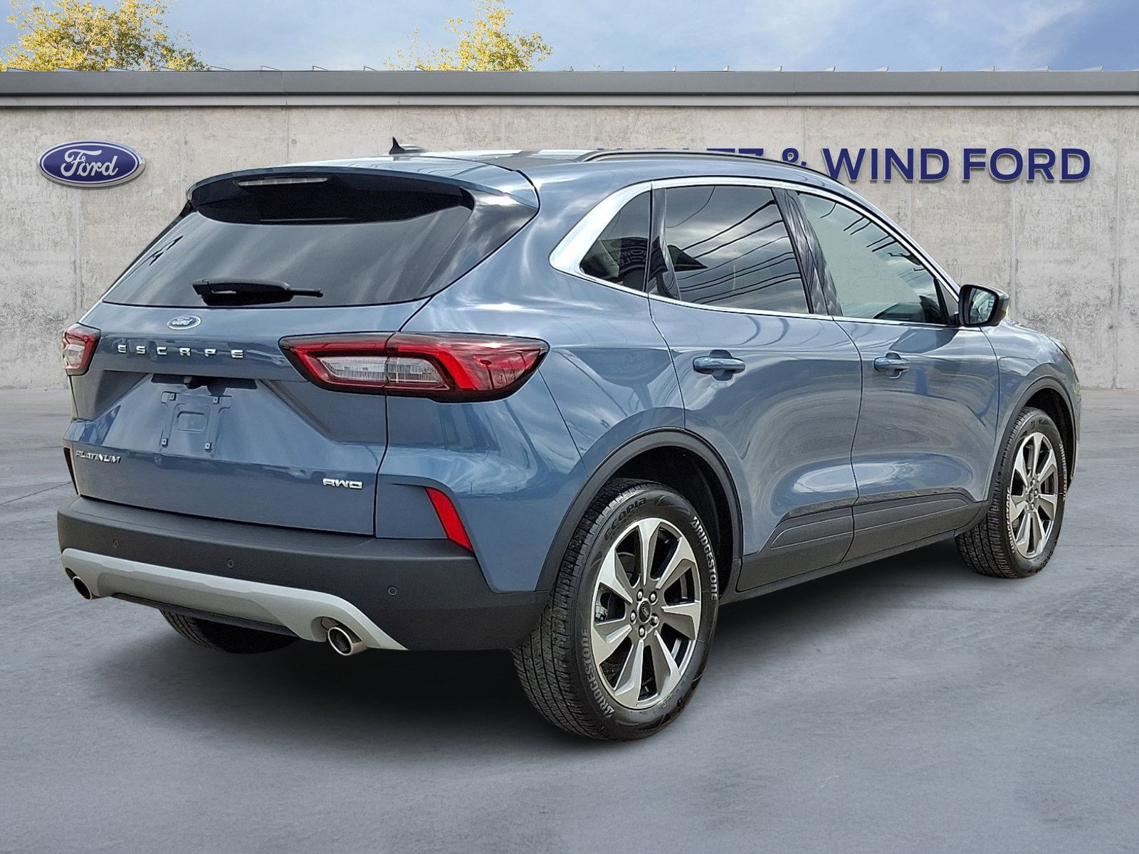 Certified 2024 Ford Escape Platinum AWD/4WD image 6