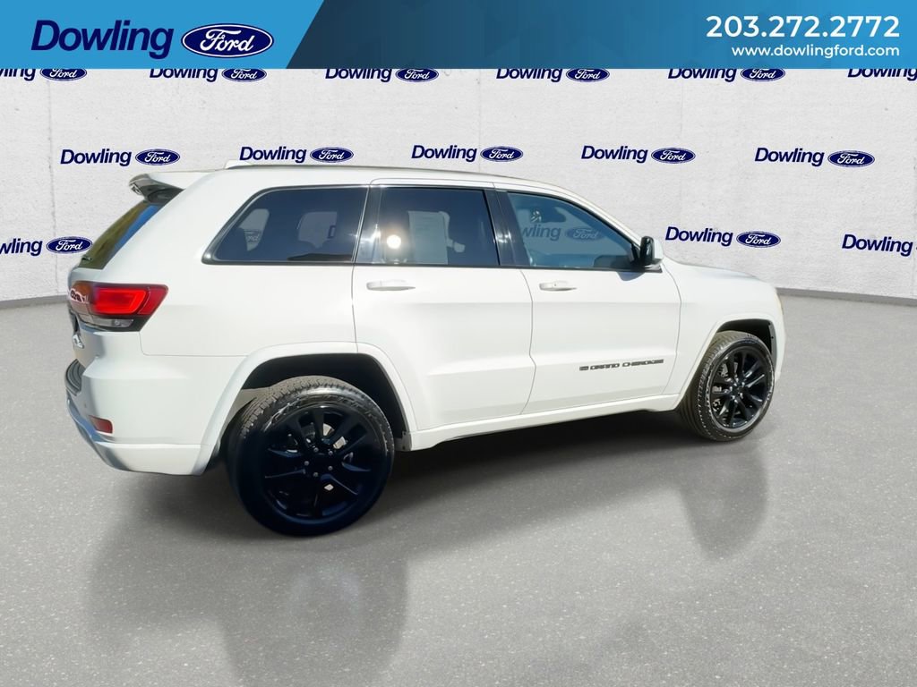 Used 2022 Jeep Grand Cherokee Laredo X image 3