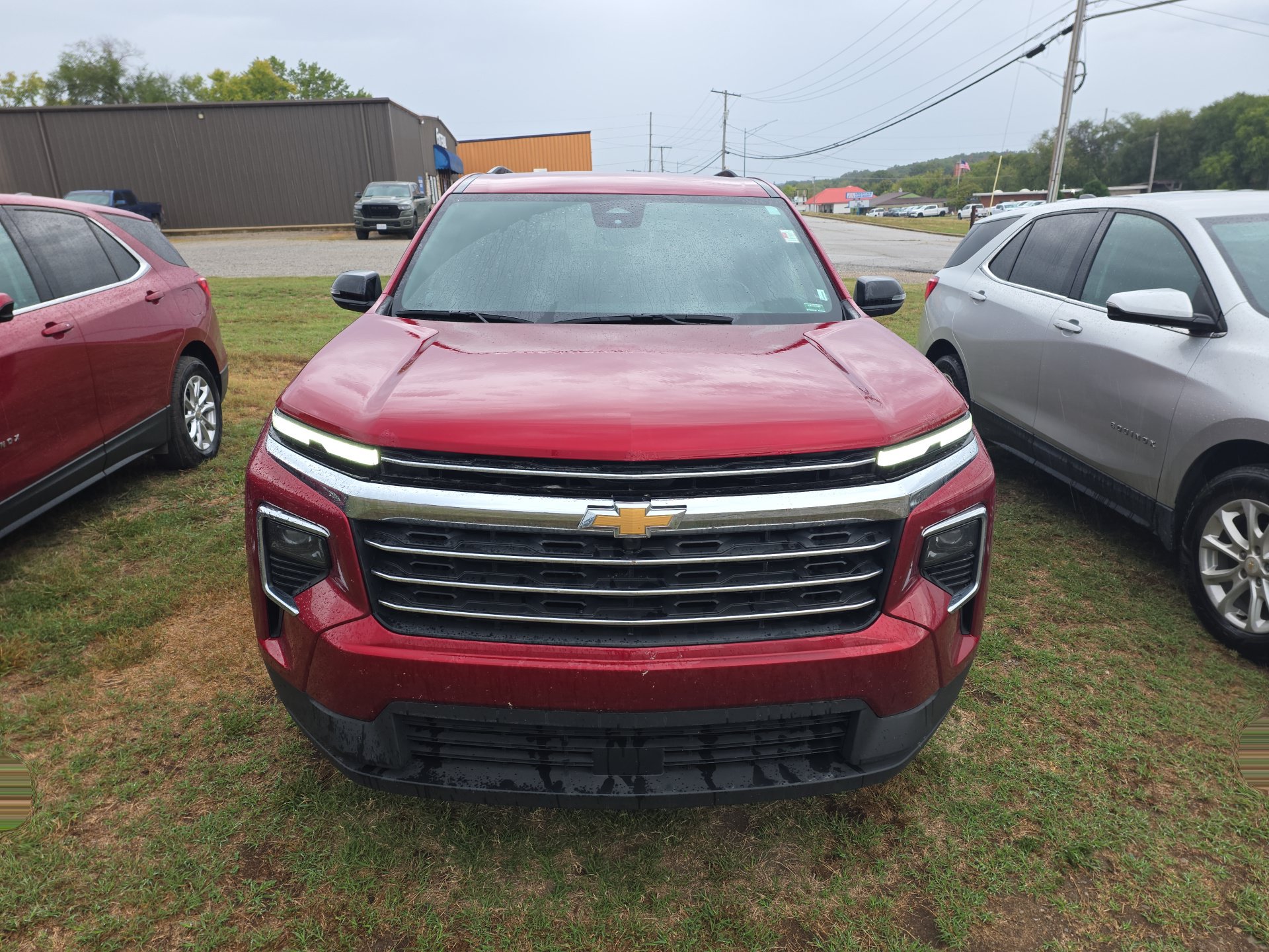 Used 2026 Chevrolet Traverse LT AWD/4WD image 2