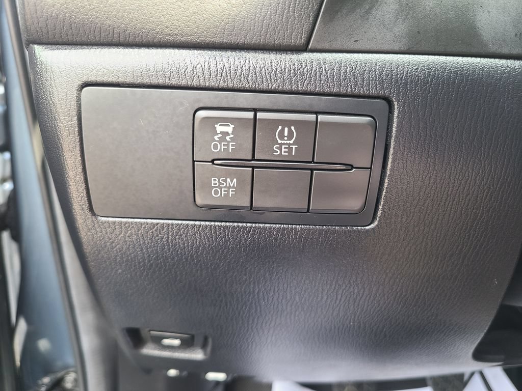 Used 2016 MAZDA MAZDA3 i Sport w/ Preferred Equipment Package FWD image 29