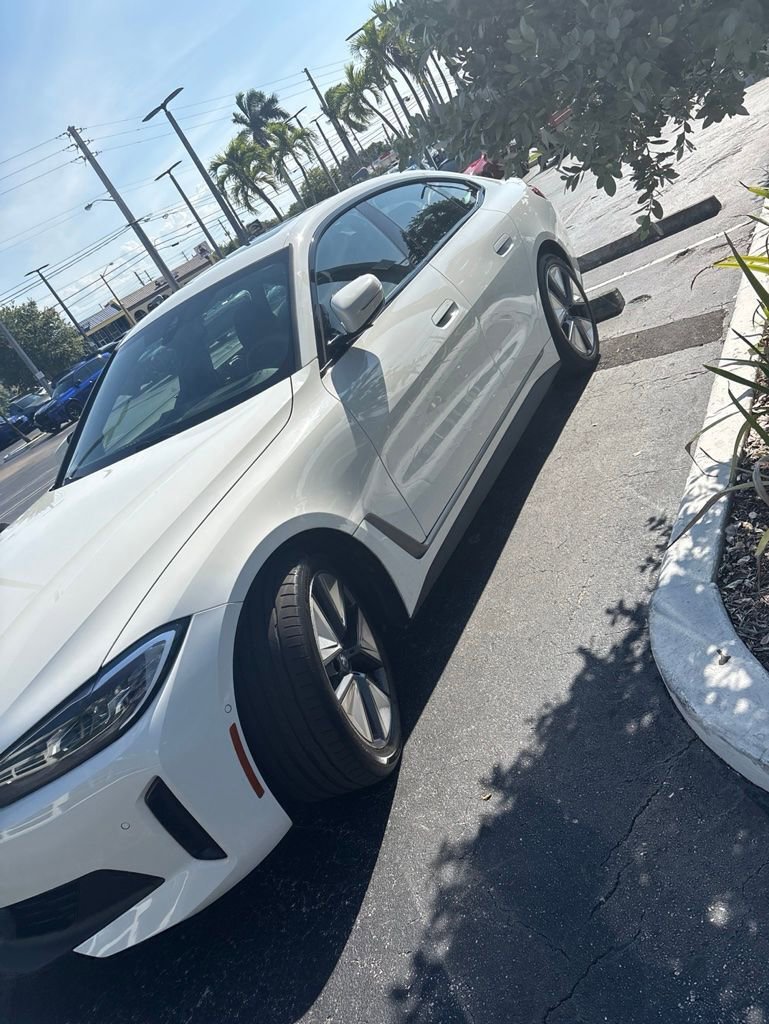 Used 2023 BMW i4 eDrive35 w/ Premium Package RWD image 5