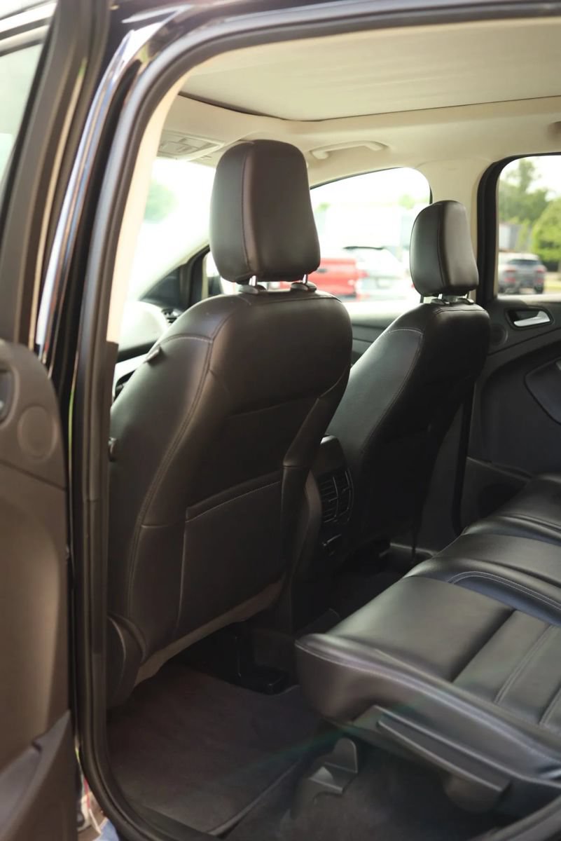 Used 2018 Ford Escape Titanium w/ Ford Safe & Smart Package FWD image 33