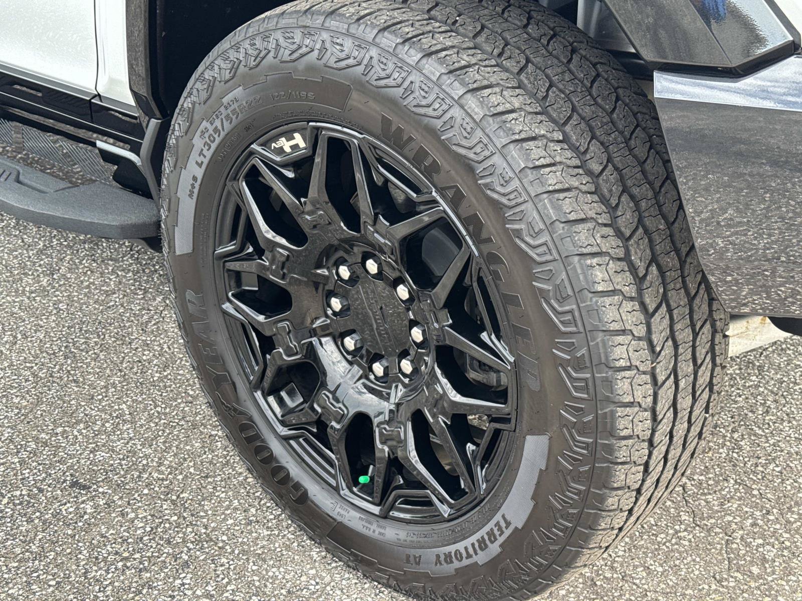 Used 2025 GMC Hummer EV 2X AWD/4WD image 12
