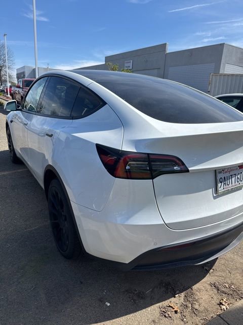 Used 2022 Tesla Model Y Long Range image 8