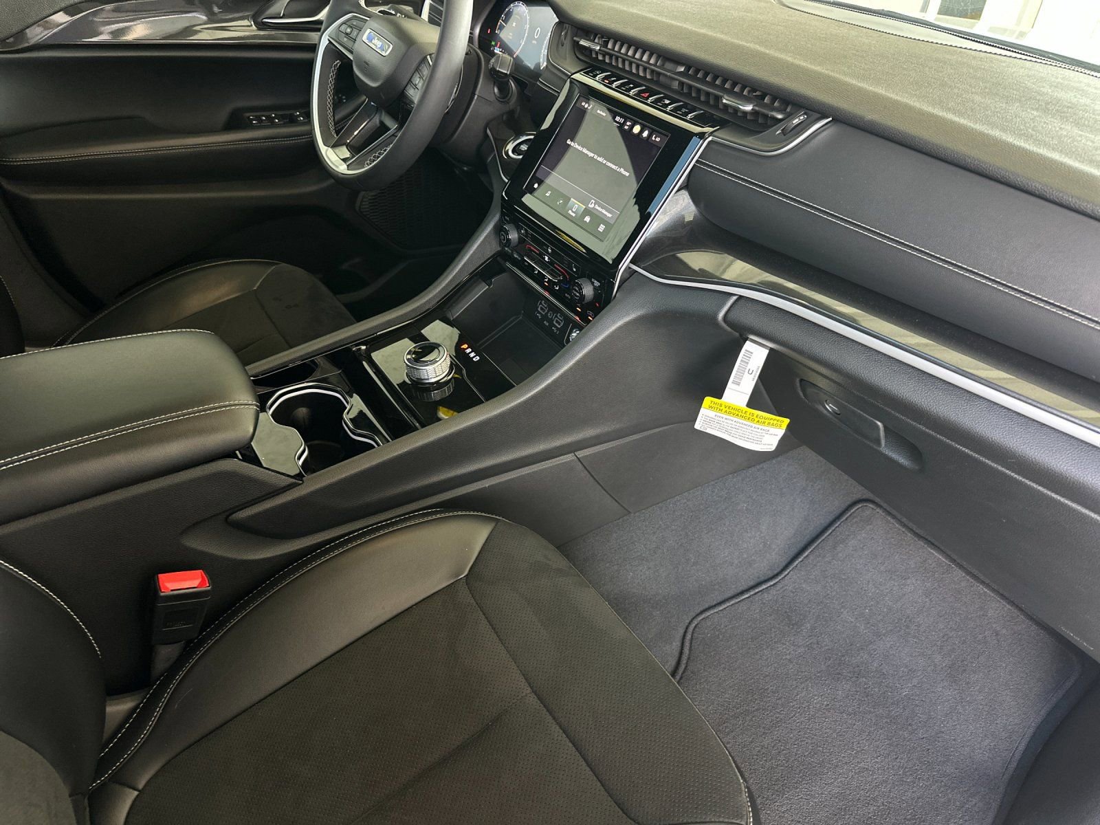 Used 2023 Jeep Grand Cherokee Altitude image 15