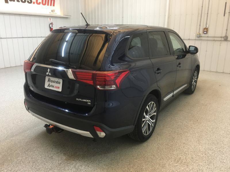 Used 2016 Mitsubishi Outlander SE AWD/4WD image 4