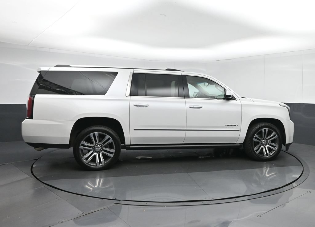 Used 2019 GMC Yukon XL Denali w/ Denali Ultimate Package AWD/4WD image 8
