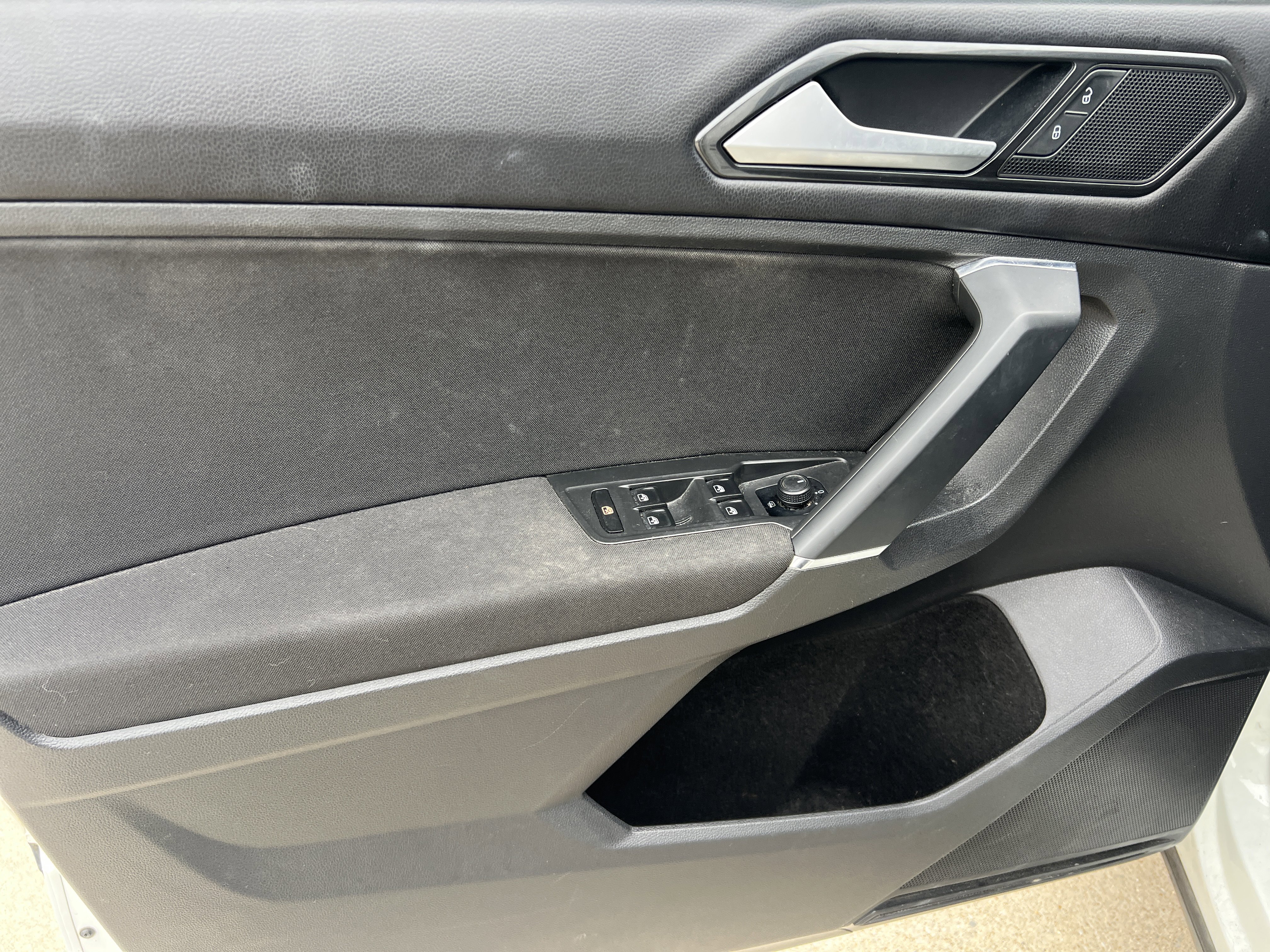 Used 2018 Volkswagen Tiguan S FWD image 13