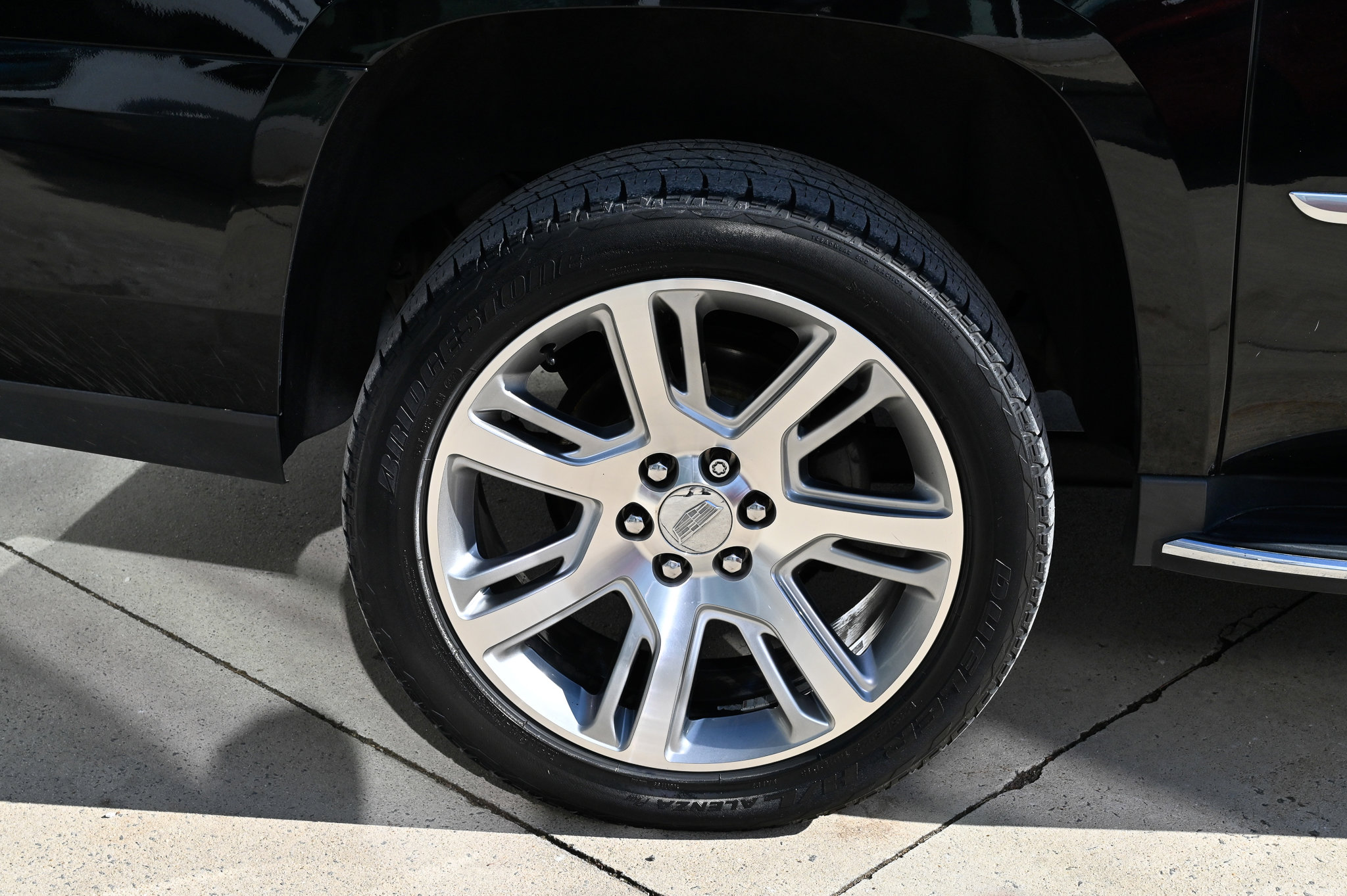 Used 2017 Cadillac Escalade ESV Luxury image 11