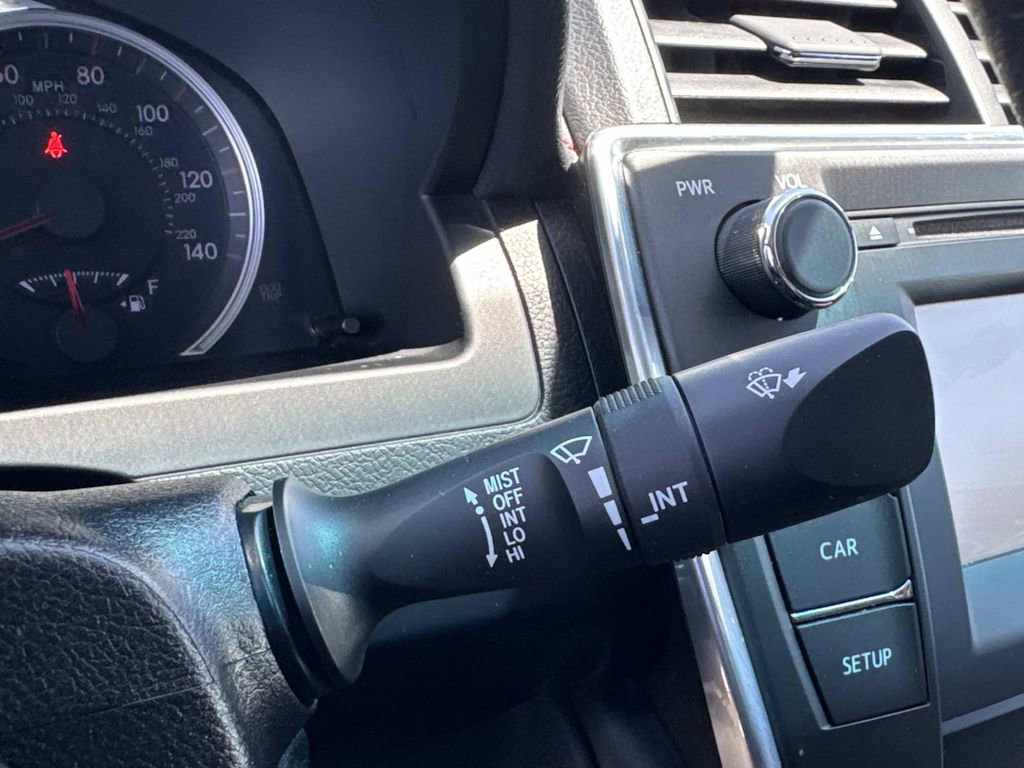 Used 2017 Toyota Camry SE FWD image 29