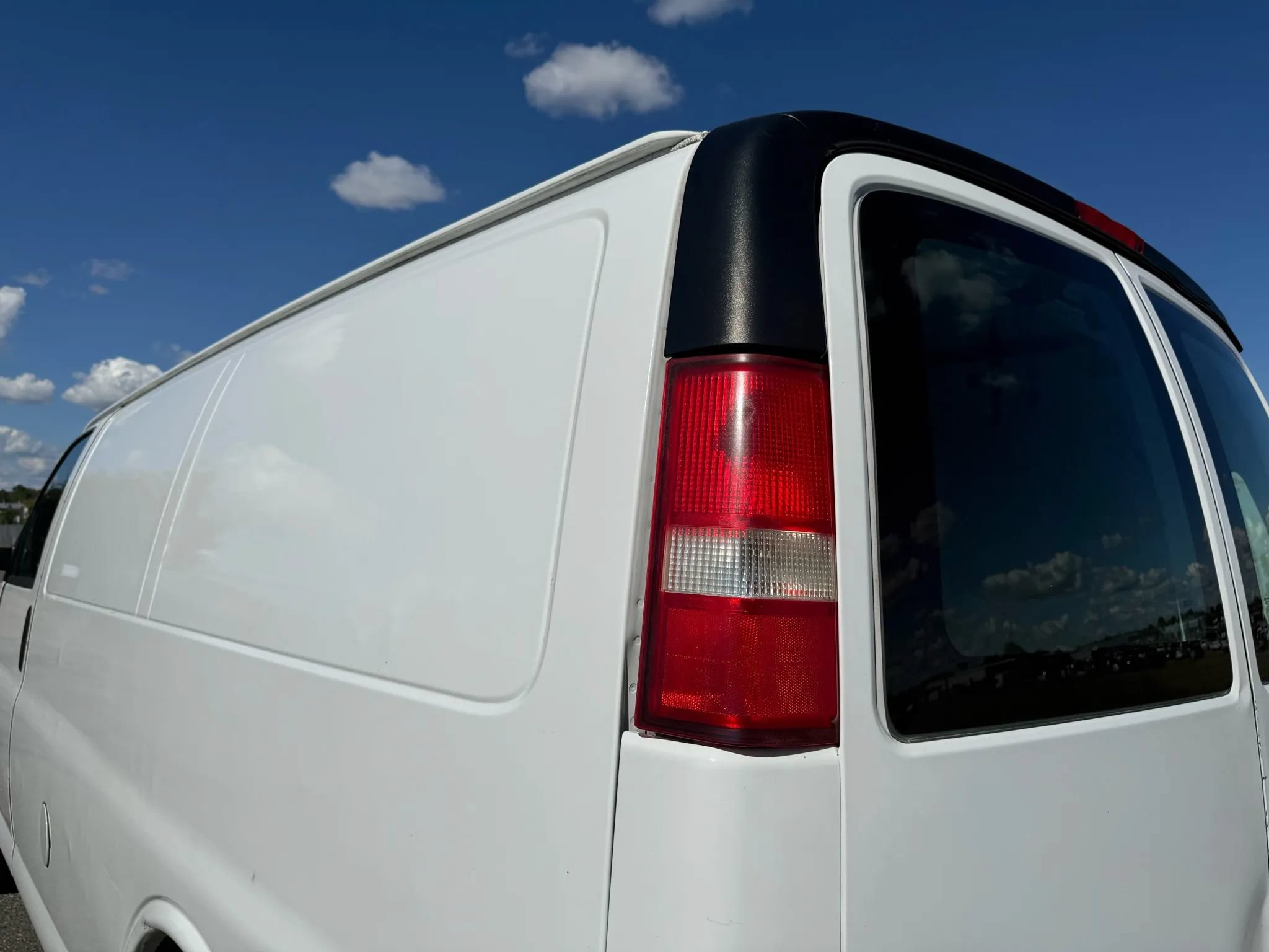 Used 2016 Chevrolet Express 2500 RWD image 68