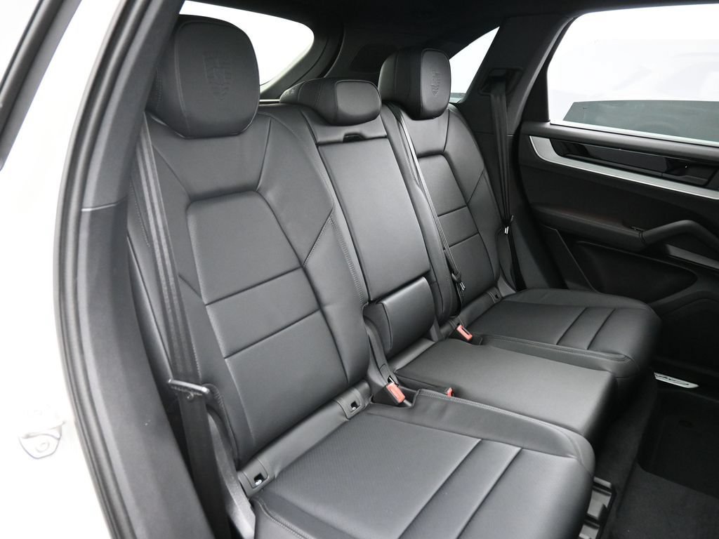 Certified 2026 Porsche Cayenne E-Hybrid AWD/4WD image 28