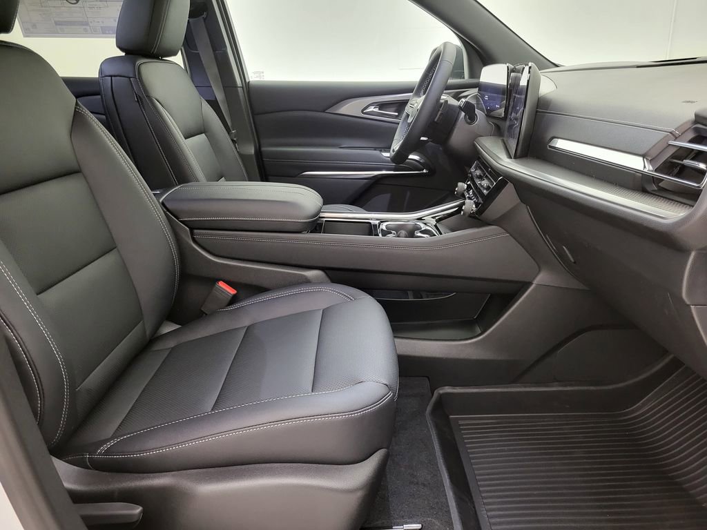 New 2026 Chevrolet Traverse LT w/ Driver Confidence Package FWD image 36