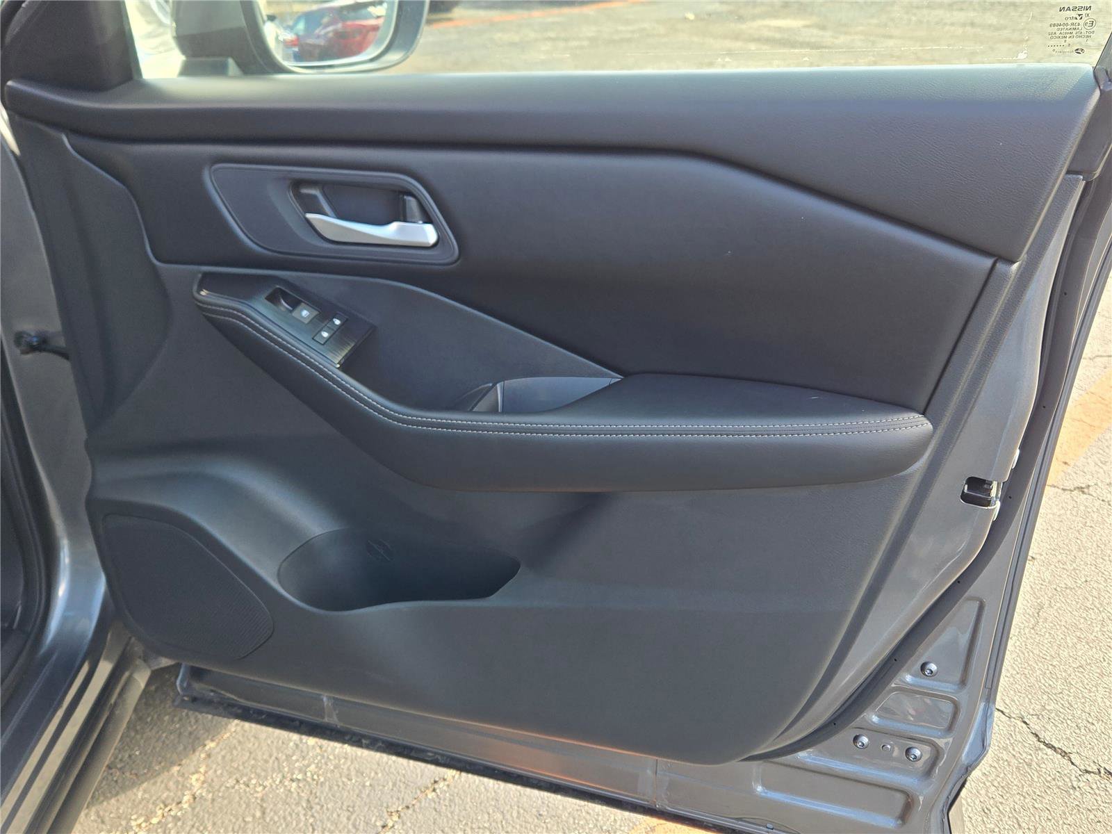 Used 2026 Nissan Rogue SV image 6