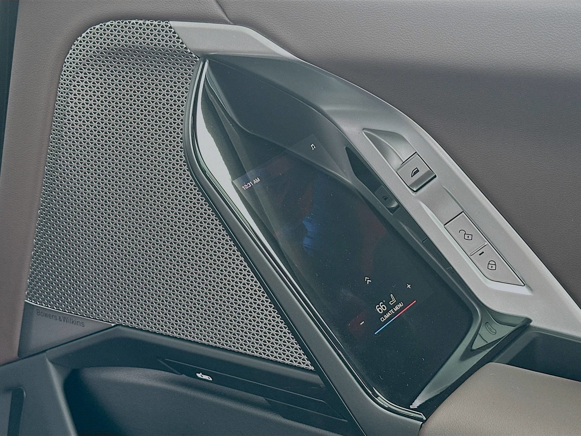 New 2026 BMW 750e xDrive w/ Premium Package image 19