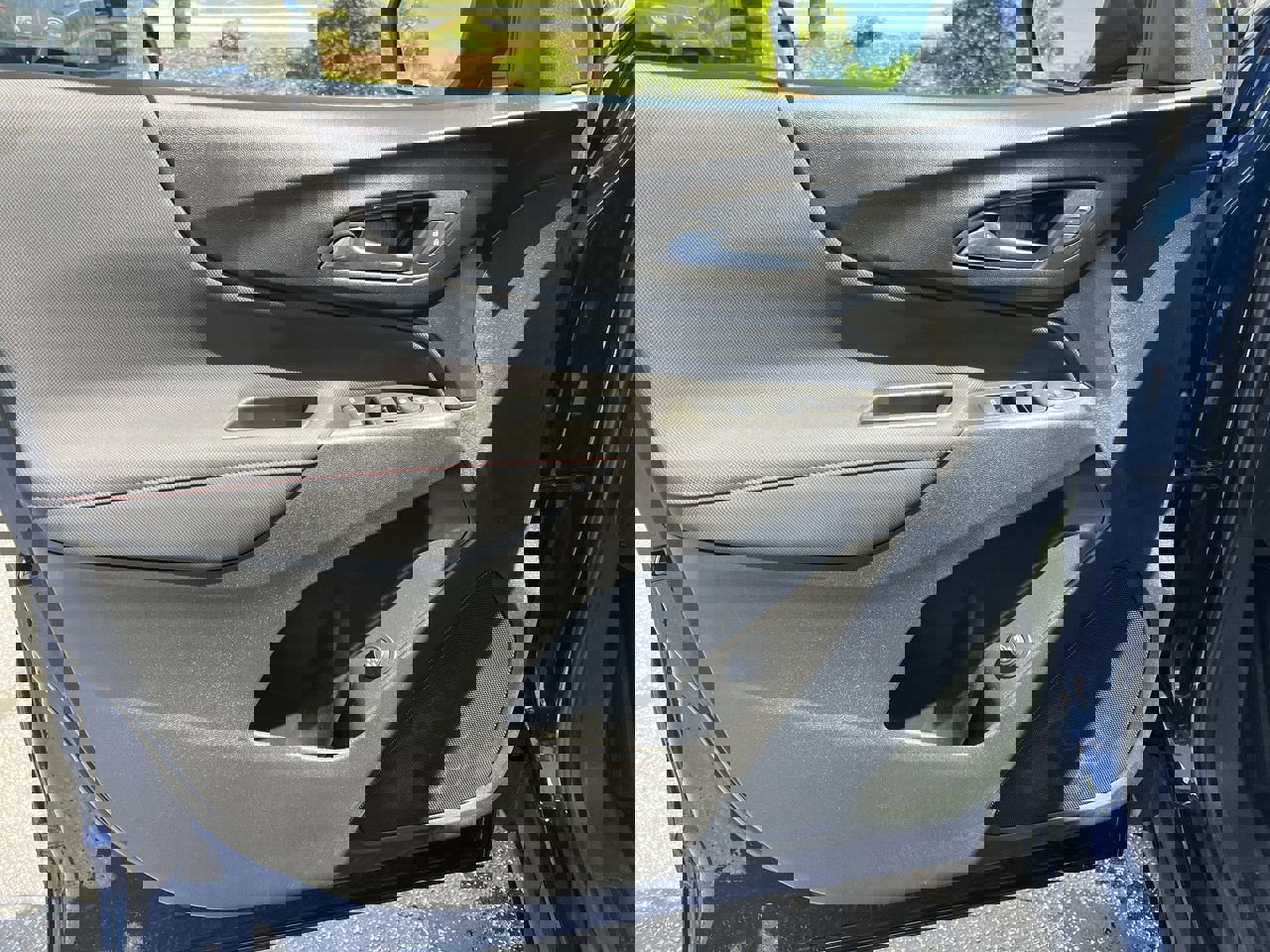 Used 2022 Chevrolet Equinox RS FWD image 14