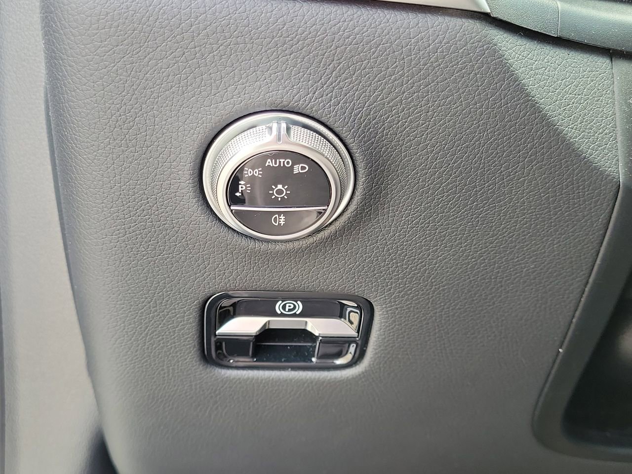 Certified 2024 Mercedes-Benz GLC 300 4MATIC image 27