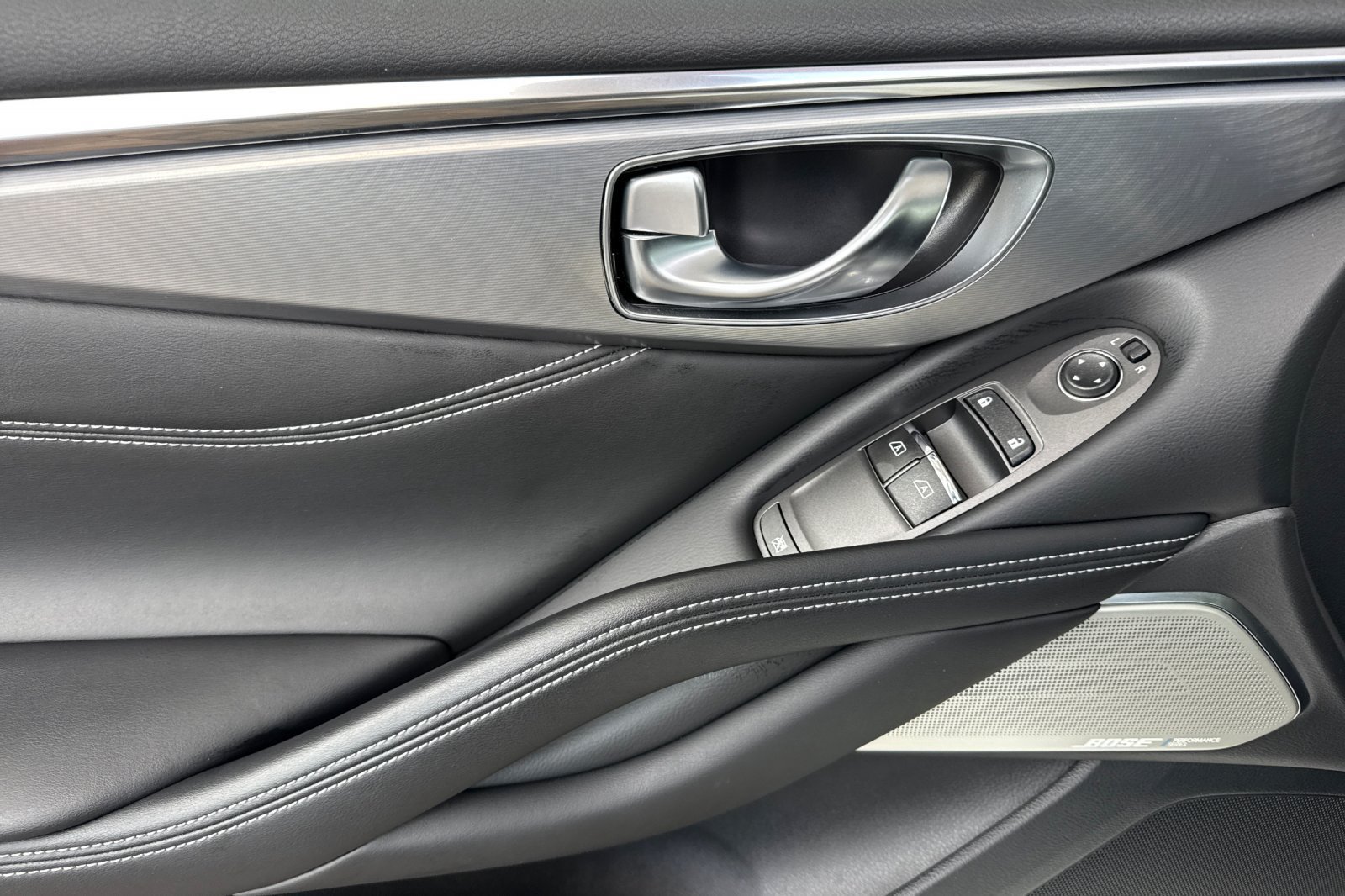 Used 2022 INFINITI Q60 3.0t Luxe w/ Cargo Package RWD image 15