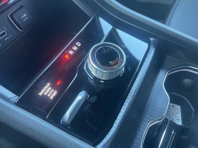 New 2025 Jeep Grand Cherokee Limited w/ Trailer Tow Package image 11