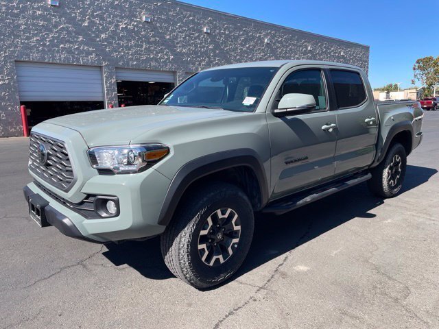 Used 2023 Toyota Tacoma TRD Off-Road w/ Technology Package AWD/4WD image 4