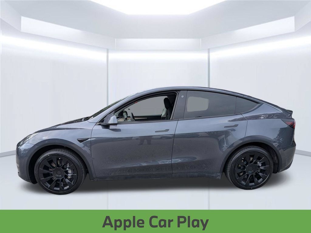 Used 2022 Tesla Model Y Long Range AWD/4WD image 2