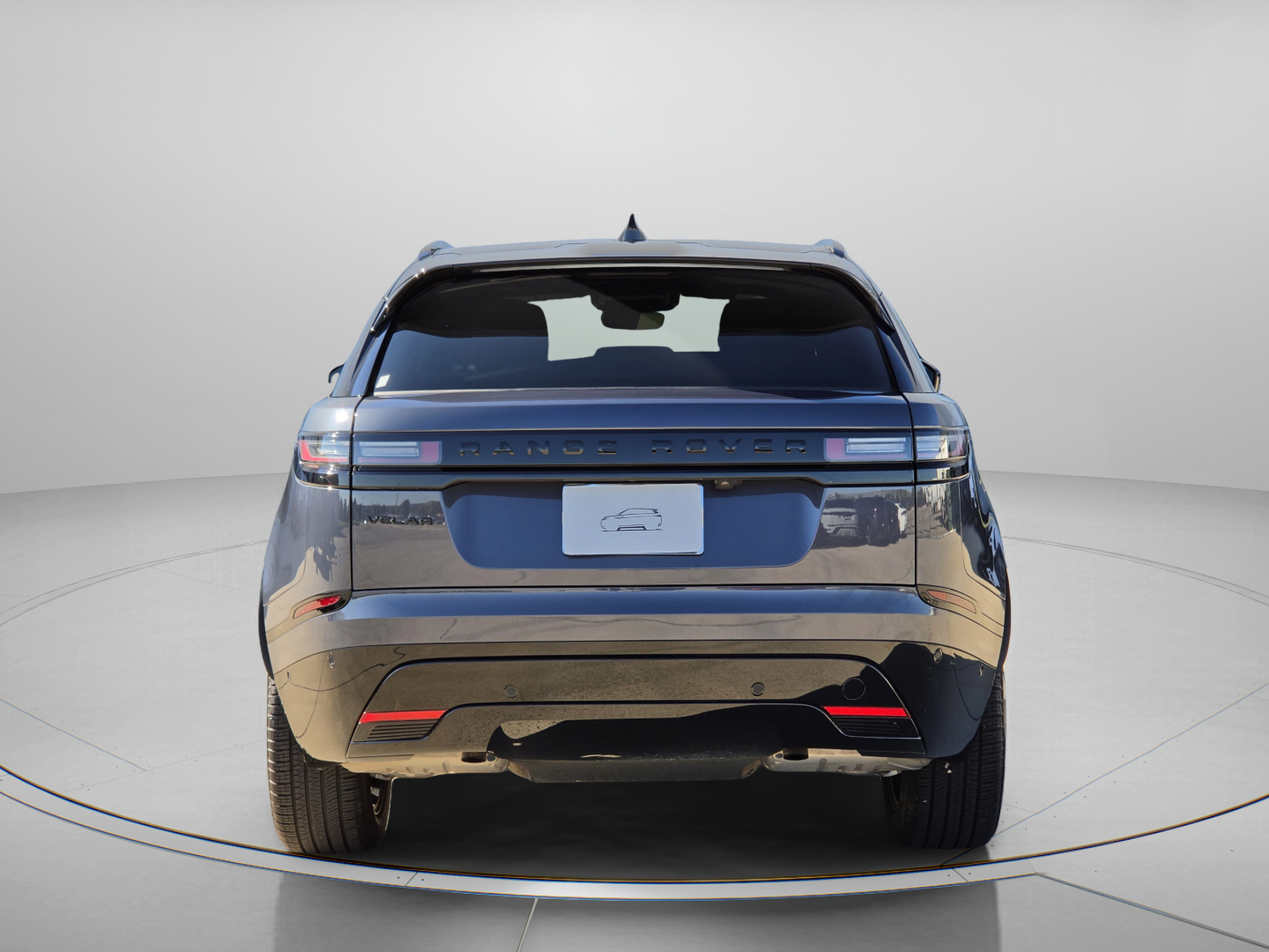 Certified 2026 Land Rover Range Rover Velar Dynamic SE AWD/4WD image 4
