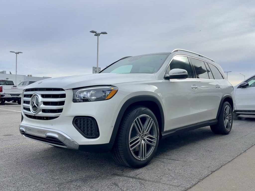 Used 2025 Mercedes-Benz GLS 450 4MATIC image 7