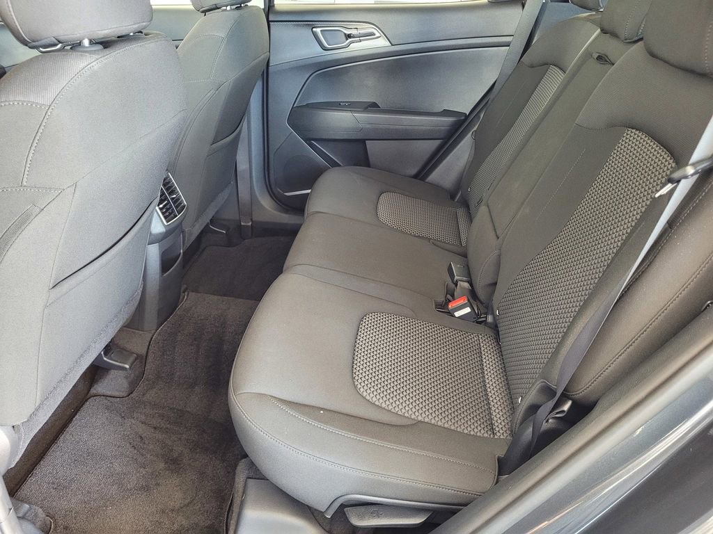 Used 2025 Kia Sportage LX image 8