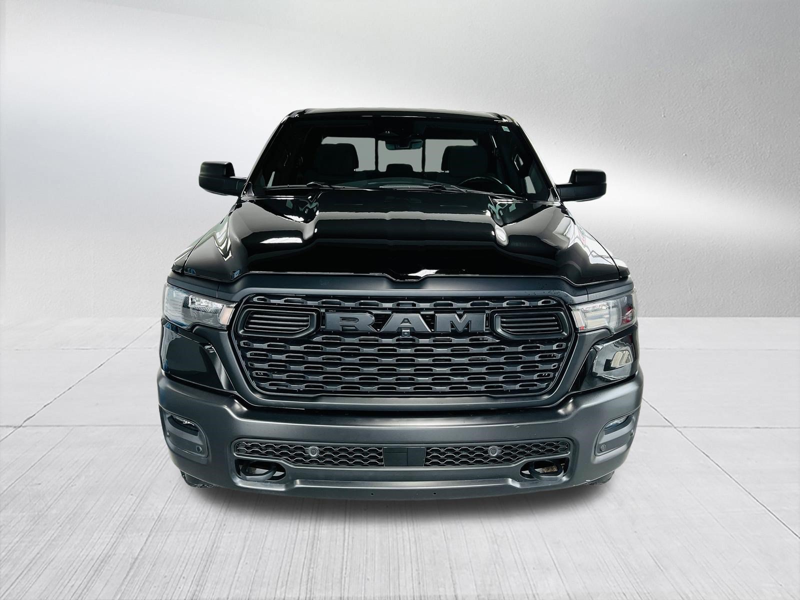 Used 2025 RAM 1500 Warlock AWD/4WD image 3