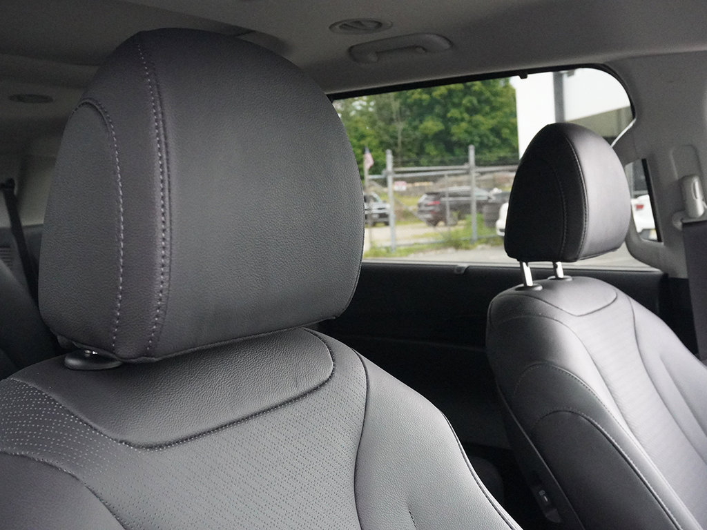 Used 2025 Kia Carnival SX Prestige FWD image 31
