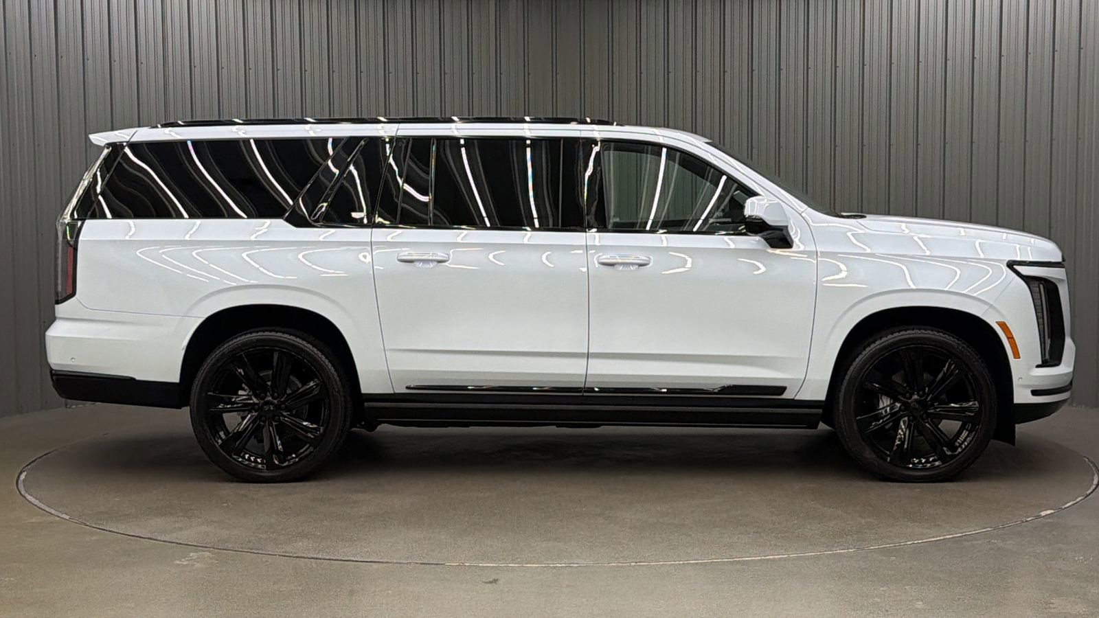 Used 2026 Cadillac Escalade ESV Sport w/ Touring Package AWD/4WD image 6