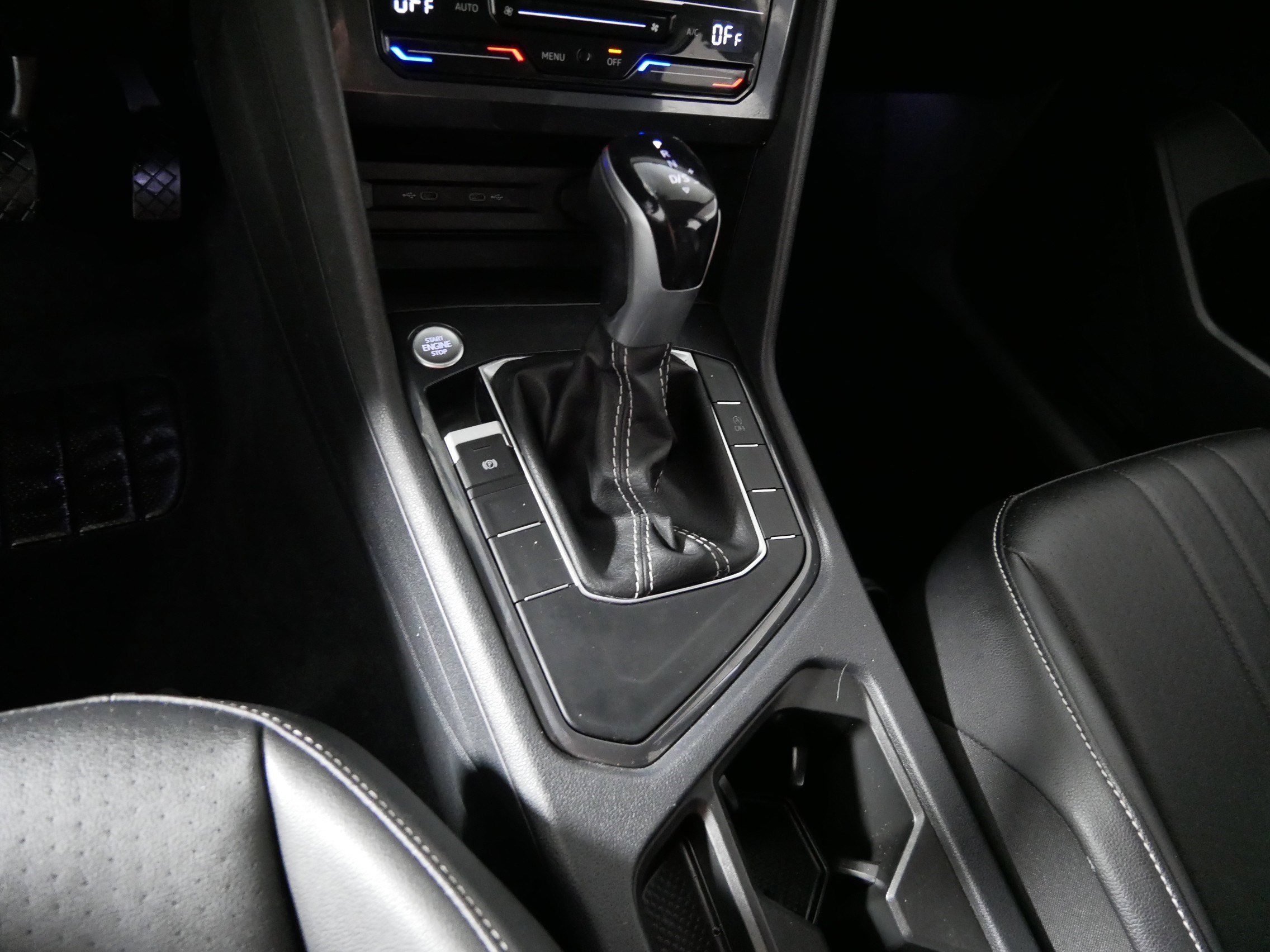Used 2022 Volkswagen Tiguan SE FWD image 24