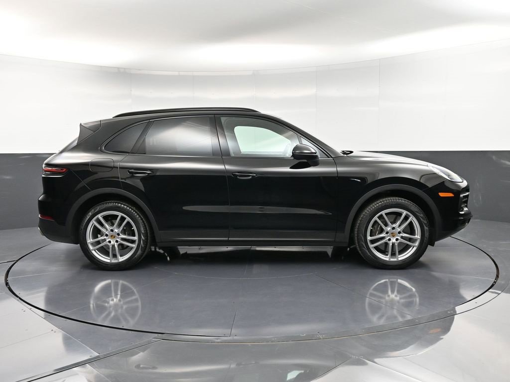Certified 2023 Porsche Cayenne image 9